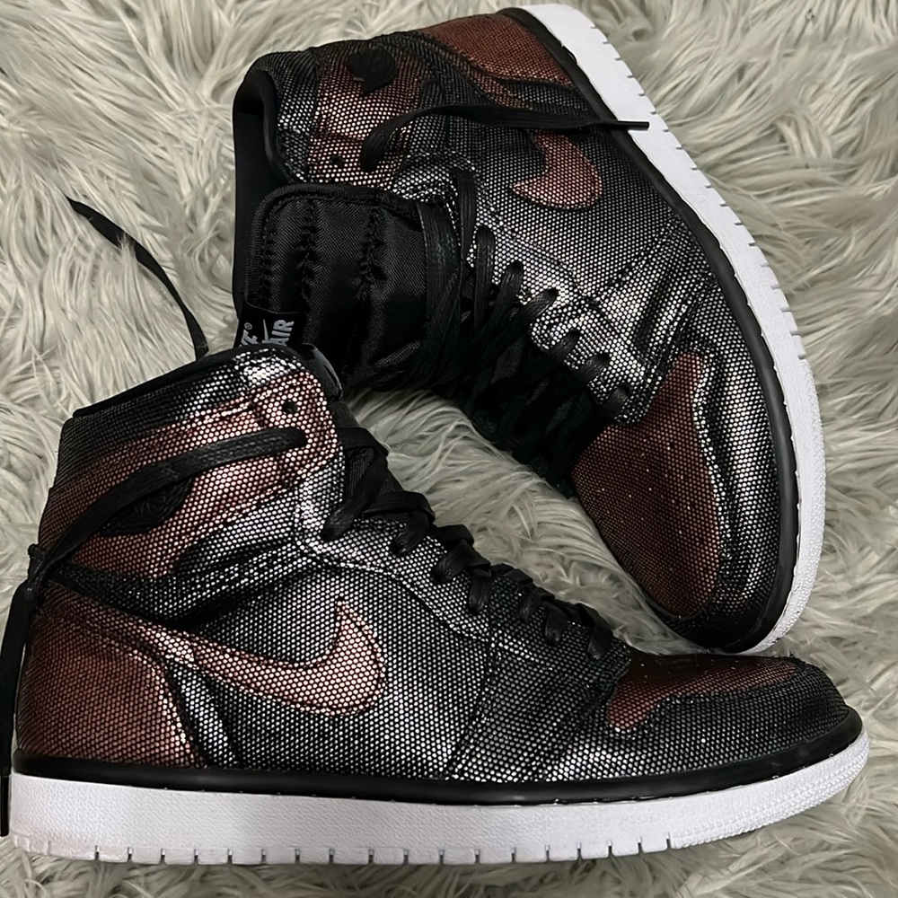 Air Jordan  women’s size 9 barely worn